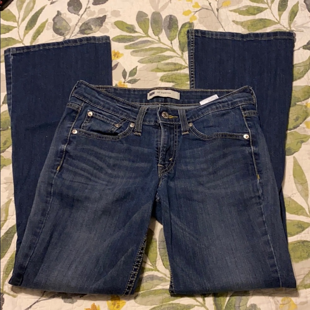 Levi’s 518 superlow jeans 26 x 32 flare so cute!